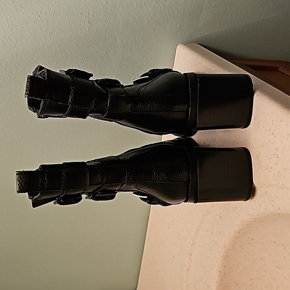 Vince Camuto Leather Mid-Shaft Boots. BNWT. Never worn. - Picture 6 of 10